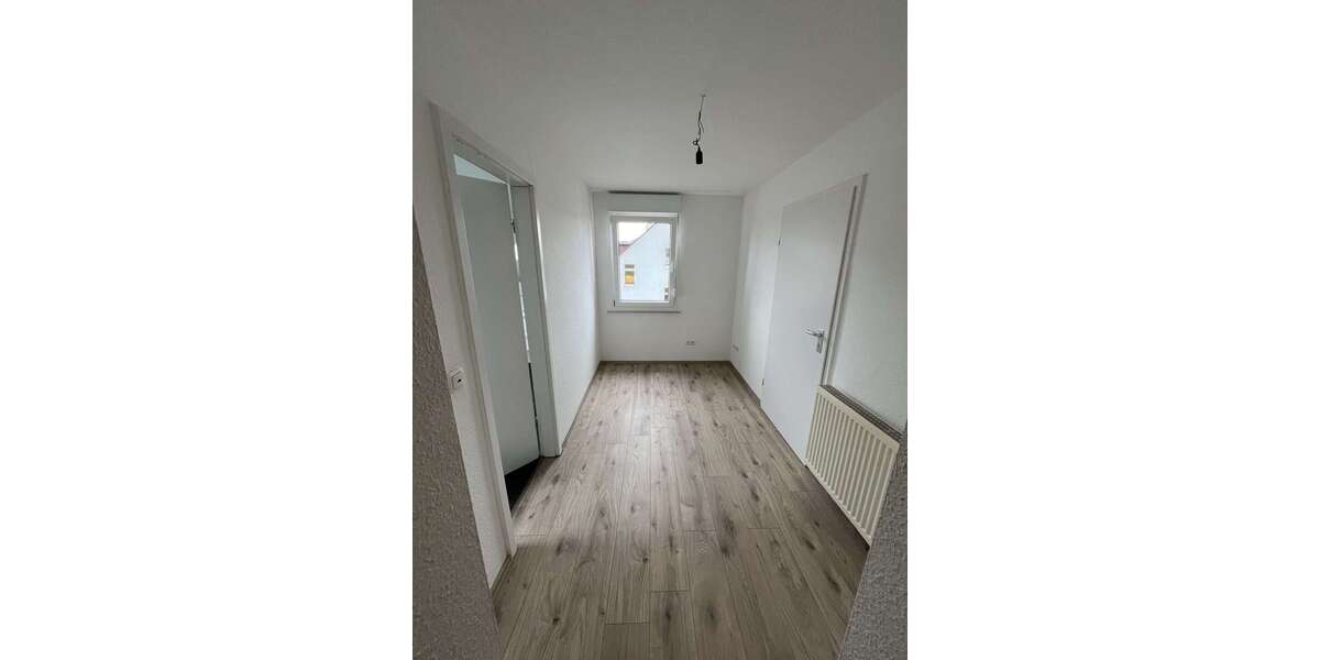Etagenwohnung Mannheim Sandhofen - 3 Zimmer, 95 m&sup2;, 950&euro; | Angebot:26459180