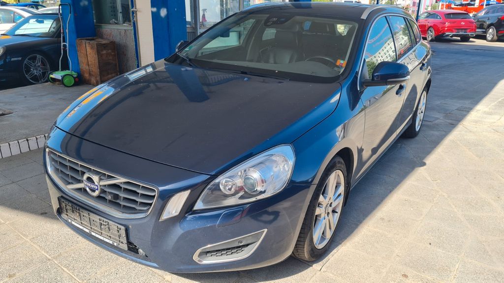 Volvo V60 144.000 km 10.900 &euro; Heidelberg 69115
