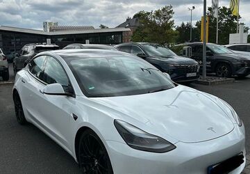 Tesla Model 3 98.235 km 30.490 &euro; Wiesloch 69168