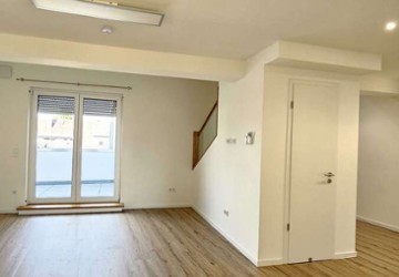 Wohnung Ludwigshafen Edigheim - 5 Zimmer, 201 m&sup2;, 1.800&euro; | Angebot:26963158